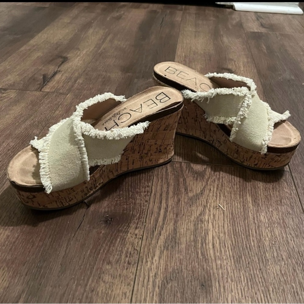 Matisse Beach Wedge Sandals size 6